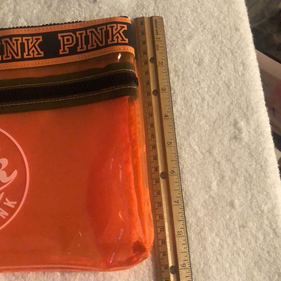 NWT PINK Victoria’s Secret Swimsuit beach bag. 2 zipper compartments. - Picture 8 of 9